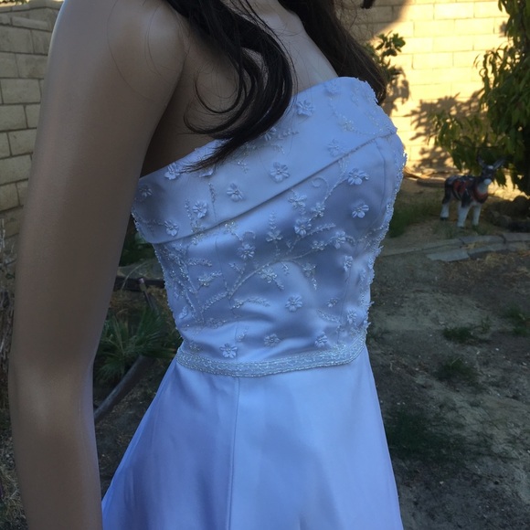 NWT David’s Bridal wedding dress size 4 white colo - Picture 7 of 11